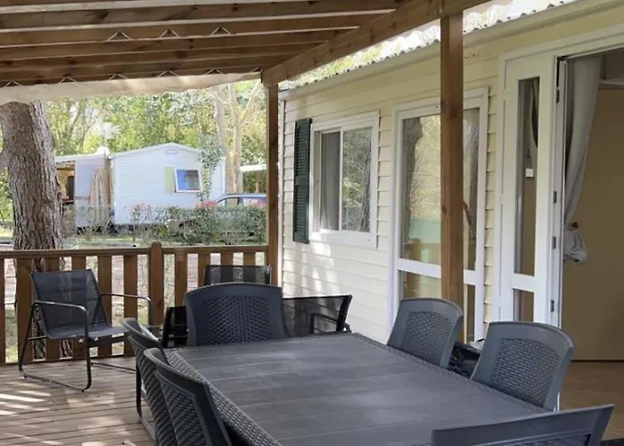 Mobilhome 6 Personnes Climatise Üdülőpark *